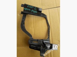 крепление фары (кронштейн фары) левой, ориг. номер 15873700, BMW 5 E60/E61 2002-2007