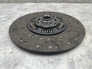 Диск сцепления, ориг. номер 1846416, 1878003767, 1685707, 550018, 8304751ASX, 200767, 343021110, 1801878003767, 504336615, CD8003767, 105099, 3430211100, 43383000, 8304751SX, 051448, 1846416R, 70110404, 500059768, 1688219, 000003767, 1878003767809, SK248001601, 807522, 2273321, TCZ1049AU, TCZ1049AH, 040807, 430019L2321V, 430019L2321, 550059, 207114, T20481002, TCZ1049YK, FD402, T165054, 491878003767, 6237ST, 343016910, 7C467550BA, 51448, 1685707R, 82449, 1846416A, 0691594, 0219950, 1688219A, 1688219R, DAF XF 105