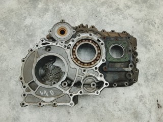 Крышка задняя кпп ZF, ориг. номер 1670949, 81321030188, 95535786, 1377182, 6085201079, 6085401169, 0196283, 42550122, 42534811, 95006154, 1315201192, 1315201193, 5001866449, 5001853421, 81321030172, DAF