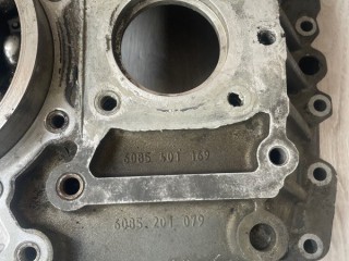 Крышка задняя кпп ZF, ориг. номер 1670949, 81321030188, 1377182, 6085201079, 6085401169, 42550122, 42534811, 95006154, 1315201192, 1315201193, 5001866449, 5001853421, 81321030172, DAF