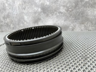 Муфта синхронизатора КПП, ориг. номер 1118030, T38237, K0602501, 74530531, 123216, 298878, 74530459, K0602713, 1790598, 8313768SX, GR030, T38680, 114285, 0073298004, 042476, G4002, 871702S1, 0378761, 21320, 74530531U, 131479, Scania P/G/R