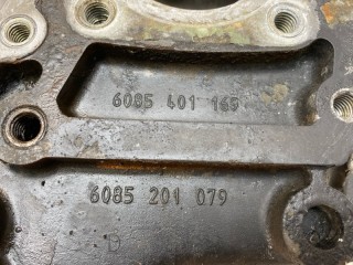 Крышка задняя кпп ZF, ориг. номер 1670949, 81321030188, 95535786, 1377182, 6085201079, 6085401169, 0196283, 42550122, 42534811, 95006154, 1315201192, 1315201193, 5001866449, 5001853421, 81321030172, DAF