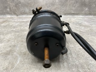 Энергоаккумулятор, ориг. номер 4M5112B579CC, 1686002, 09147901, 9254811510, 1365122, 07657000A, 570304, 091479, 81504106922, K007683, II37468, 02062424151, 02062424535, 20813E, UNBC0043, 021207117940, 21183, 36504106003, 0501317127, 2505084, 558053, 4M51128579CC, 4M5112B579CB, AFH7055, EAM022, 9254610310, BK8506113, BK8506115, BK8509535, 02062424220HF3, 8ET009142831, 7516172, 0891023, 05BCT2424G07, S300271, AMMA774, XAM4038, 1352840, LVMA367, 722184300, QM810, QM870, LMF124, MAFS226OE, 881216016, V25721022, DAF XF105