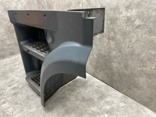 Корпус подножек, ориг. номер 0673143, 1836304, 1291168, 1796248, 67374, 8723111SX, XF0212, 0397606, M3010910, 1656923, XF5201, 564080, SP40040051, 8723054SX, 18500364, 87374, SA2D0431, 0303100111, DAFFS009L, T03451005, GK122629, 1796244, 18500364A, GK124084, 18400502, 0171255, 1656927, DXF110L, TD0761013BL, 18500013, M3011404, TD0661003, D707042, 100400013, 516036, T07111009, SK459001301, AC0673143, 673143, T130023, TD04C003001, DFBODY37, 20010228D, XF212, GK122632, SK477009301, SA2D0379, 0303100310, TD0661002, XF0210, M3011403, 8723110SX, 673144, AC0673144, 0303100210, 100400014, D707041, T130022, 516026, 20010227D, TD04C002001, DFBODY36, T07111008, QJ07C017001, GK122631, 21049E, XF210, 303100210, XF02100000, DAFS001U, 17105BS, S160903, 0395351, TD0661051BL, AC1291168, 18500227, 8717543SX, TD0661051L, 78063, 0303105171, TD0661051AL, T130029, TD04C042003, 0303105111, 555J08EX, GK122581, 566016, DAFMG002L, 17591BS, 303105111, 303105171, TD04C042001, 0201836, 55508EX, 1799588, 1610277, 516140, 0180331, DAF XF105