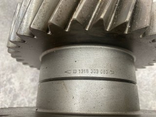 Вал промежуточный, ориг. номер 105100, 1295189, 1316303033, 81322060130, 93194079, 1295190, 1818257, 1316303063, 1316303055, 1295191, 1360899, 1316303058, 0691357, 1330826, 1330827, 1295201, 1330828, 42535327, 81323020069, 42532748, 7421317321, K2000424, 95531511, 195531511K, M057547, DAF XF