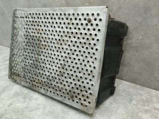 Крышка аккумуляторной батареи, ориг. номер 1693114, TD0661030, 1686765, 1791917, 1946575, 0308103010, 7944110, 18500204, 74581, 581001, AC1693114, TD06610300761002, T04431002, D707112, 100410019, SP40230050, SA2D0440, 74581U, 21955E, T150018, 46666001, GK122649, TD04C026001, 16795BS, DFBODY752, SK804000101, 1667885, ABR1693114, DAFBC002, 1693131, 20010408D, 0198674, 1507140154, S161012, TD0661030076100, TD0761002A, 5297190, 0693911, DAF XF105