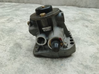 Тормозной кран, ориг. номер 1738440, 2226306, Z10102, 09320601, 35270040090, G150740178, S280100, K215139N00, 77M033, AS3000A, 77072, 9710023007, 9710023000, 9710020200, 71493030, 0243115100, 05874VLT, 093183, 05557006, N2521160024, 052504, M7100740, 23012300, PRO6480010, 240102, 03317000, 03317200, 8519811SX, 093206, 1094205, TT1610010, RT04041, 353100820, GMP9710021500H, 351001141, 5863450, 05863450, 09487200A, RX1605003, AB134, 9710021500, 9758353101001, BK1240102AS, 1518257, 58111590, 351009021, N2521160025, 49920189400, LP3503201, 163414, 336489, 49500111001