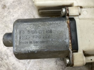Стеклоподъёмник, ориг. номер 1779722, 1918146, 560159, 190495652, 8731754SX, TD0761023AR, TD07C014002, TD0761023BR, AC1918146, AC1779722, S161146, T11001001, 18500238, TD07C014004, 2130643, S161148, 851753, 400626, SK452001801, T11001003, HTPNXF036R, 560159SP, 82233, 190495654, XF0166, 0104559, 10006300A, DAFWR008, 23010101D, DAF XF105