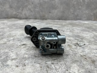 Тормозной кран, ориг. номер DPM90DSX, DPM90DA, 1734006, 1389079, 2122981, DPM90DS, 1734008, 114533, 113719, 12071004, 2324301, M7100650, PRO6450050, 091099, 2231930, SK305001101, 82484, 9617231300, 1935573, 216132, 05868558, K017050, 570137, 8519592SX, 1336128, 20651E, 2224543, D0661, 04439010, Z10222, 04439060, 2231941, 2122593, S280842, TM1524301, 2324812, 0964740, 570228, PN10187, 0610000001, 91099, 5868558, 05000458, 9617231270, 0370172, 08469800A, T03611001, 04425300, 05379558, 1339079, 0607231300, 20246283, 1389075, 1389075R, 1389080, R21800, DAF XF105