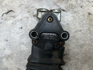Кран уровня пола кабины, ориг. номер 260005, 4640070230, 7420746460, K002398, 41211334, K000264, PRO0070010, SV1490, 4640070010, 81436106129, T03692001, SK664000201, 2214500, M7100870, 094099, 8417309SX, 23567, Z10405, S280180, 4640070130, 20688E, 14014001, 14021490, 05067448, 08462500A, 8188642, 62M012, 2214514, RT10004, 20746460, 5021170189, 1505081, 1934938, PRO0070230, 2214510, 975166, 383100, 09409901, 245009, R21013, 245001, 0604009, TT1006004, 565135, 2450BK, 0611070010, 303030015, 303030017, 14014023, 245019, 05238VLT, 303030016, 0963207, RT10007, 303030009, 114384Z, 2214516, 101528, TT1006005, 411003, 4640070210, 94099, WA06020, 2314409, 5001075CA01, 20538, ABV460, KLTC0287, 05071448, 05072448, 05073448, 05077448, ABV4938, WG1642440051, BAT4004, BK1245001AS, 5010136105, 742074646, ATD19139, 716141, 29080070060, 716140, 1518860, 4432191, 09467200A, PM81436106129, 2214515, 12340320000, 23D050, OR1012021, 08188642, 245025, 303030003, DAF XF105 2013-2026