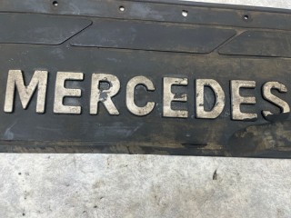 Брызговик Mercedes-Benz, A9305200081