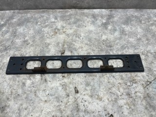 Кронштейн решетки радиатора Renault Premium, 21828227