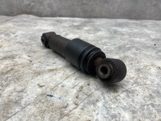 Амортизатор кабины передний, ориг. номер 20840318, 7420840318, 11296, 08035901, 677029, 20345, 895153, 920285, T00035008, SK469004901, CB0046, Z00027, 5003130130, MSS016886, 8703324SX, K0130110267, 1701502, 8035901, 19800085, 20086, AC7100, LT85110210030, 4386041500, 5010460113, 5010615880, 5010269605, 135050, 01722E, 080359, SC022, 090707950509, 090704250001, 4386040460, JHK5004, 5010269605C, SSB51213S, SK469004901PL, 46077005, BK7370301, G009, 6420105312, 6421105312, 32E180, 46067Z, 180500100308, 030060044, RNCS0001, 233800, 0334265, 742084031, RNT1300194, TD0758040, Renault Premium