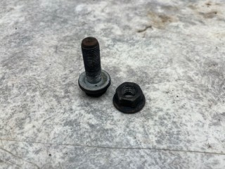 Болт Renault Premium, 7400981581