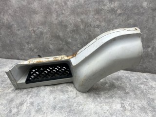 Корпус подножки левый, ориг. номер 5010225083, 5010468635, 8717442SX, 67701, T03455001, TD0858009AL, AC5010468635, 0303700911, 385201, 18800050, SK477015101, 670432, RNBODY115, SK459006101, 5010353003, TR06C010001, 16314BS, TD0858009L, 677011, 677012, 33342EX, R002041, 67701Y1, 67701Y2, 20017224D, T510041, R808077, CORRVI635L, 932047E, RVISP016L, Renault Premium