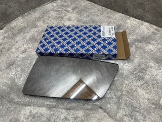 Стекло зеркала правого, ориг. номер 82359214, ZL0351037H, 8730260SX, 034397, M4300263, TV07B003083, 273332, AC82359214, 102531, 82953, 101068, ZL0351037H039H, 26403E, ZL0351039H, 50214502, 102688, 191000102099, T10867001, 14818980A, VOLMR038R, 23520E, M4300257, ZG0282359214, ZM0582359214, S095207, 26418E, 107942, 1501020512, 7408539, 78J0005H, 47411014, 5116349, 785H, VLMG0004, 82953MKR, VOLVO FH FM
