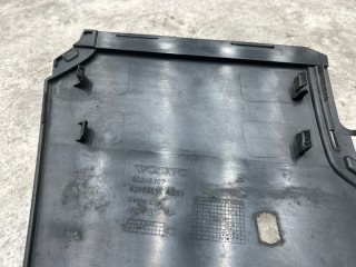 Накладка капота правая, ориг. номер 82858516, 82248307, T13437002, 8721790SX, M3141266, AC82858516, TV07C009002, 18300630, 4FH121, 0303200902, TD1151009R, 23462387, GK124431, TD1151006, 86255, 10214104, 780J50EX, 11024BS, 7660807, VOLVO FH