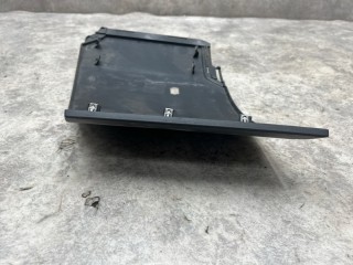 Накладка капота правая, ориг. номер 82858516, 82248307, T13437002, 8721790SX, M3141266, AC82858516, TV07C009002, 18300630, 4FH121, 0303200902, TD1151009R, 23462387, GK124431, TD1151006, 86255, 10214104, 780J50EX, 11024BS, 7660807, VOLVO FH