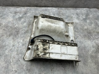 Корпус подножки правый, ориг. номер 5010578878, 18800032, 21243E, 30130004, 5010578876, 67685, SK477007301, TD0858010GR, R808046, 8723162SX, T03465006, 5010578387, SP40070132, 0303701072, T03465004, 670105, 33401EX2, 30130010, M3121405, M3121403, PRM244, TD0858010GL, TD0858010WR, SP40070142, AC5010578387, 46377002, PRM242, TD0858010WR1, T520034, SA2D0481, SA2D0470, TR06C011002, 1507080710, TRK6612, 18800032A, 271366, 20017204, 20017208, TV02C079004, RNBODY47, 676851, 100915, SK477007401, TR06C011004, SK477007302, 5010578384, 33401EX, 56874BS, T520006, 22094E, 20017206, 67685Y1, 670105SP, 5010578873, VLBODY685, PRM2440000, 1507080392, PRC800004, 932511E, RVISP002R, RVISP003R, 5010578383, 5010578876S, 5010578883, TD0858010, Renault Premium
