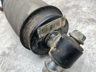 Амортизатор кабины задний, ориг. номер YZ16D444000005, HC021127, HTPHW16D444000005, 961357E, Sitrak C7H