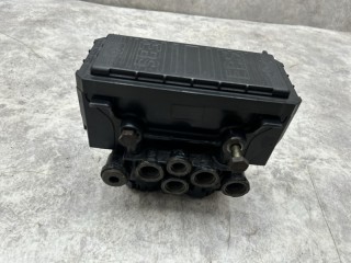 Модулятор Задний EBS, ориг. номер 81521066050, 81521066042, K000921, 81521066046, 81521066026, 81521069050, K020024N50, K020024, K000921N50, K020024N00, K020024X50, 81521066017, 372172, 354154, 81521069017, 354142, 949931E, R17020024, BK8500943, 81521066060, 3400092150, 8519819SX, 1404010388, R21512, 0966112, 05544VLT, 03409002, D66RK025A, S300281, MAN TGS 2007-2026