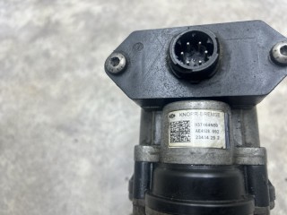 Кран тормозной 4-х контурный, ориг. номер AE4528, II37464N50, 1612054, 2322504, 1607416, M7100130, 09412901, S300033, TT0314005, VL0401104, 35150230100, 18021528, 05164VLT, 74497, 247302, 570210, 650205, 094129, 8519430SX, 73304300, 05061556, 01115030, 45267, KR402043, LT11100110012, 2473B, PN10035, RT06020, 9412901, 35150230180, T03571001, RX0314005, 303020022, 8970177604, 11564150, Z10119, 24317E, SK317004801, II37464, II37464004, 0502022, 08467000A, R18021528, 06452800, 1404050567, VL130010, 580007051, 0314005, BK8507302, 3450408870, 949107E, 5061556, DAF1612054, 0130678, DW33257204, DW33257206, 247302WOS, DW33257203, DW33257205, DW33257207, DW33257208, DW33257202, DW332572, 3304300, K000390, 01115042, KR17035, II37464N52, R21052, 23225047, D255, DAF XF105