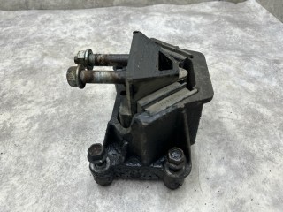 Подушка двигателя задняя, ориг. номер 20420, 81962100572, 81962100592, 81962100597, 03024200A, 65224, 7890, 020420, 8102825SX, 310808, 400571, SK091002201, 35319, M7240005, 139718, 12340300002, 083000990950, 0522009, SEM7890, 3590001, 40356, T220222, 10933023, RNBODY109U, 2361028250B, S110356, R1090063, 1170482, BK2889121SP, MNT3500071, STR1202143, 010060001, MAN TGS 2007-2026