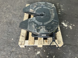 Седло, ориг. номер 1533637, A0003151692, 1353631, F2T2G20V, M2402150, 21505000, EIFW37C150Z, JSK37C150Z, M2408004, 662129084, SPC7D002, AUC7D150, 3172645, JSK37C150ZTA, JSK37C150ZJTA, JSK37C150, JSK37C150ZJ, 1901124, 5410270201001, 662129038, 0003151692, JSK37C150J, 662129047, JSK37C020C6AA, 1614098, 45104270007690, A0123050744, 55R-0110381, SK536000501, 0003157192, JSK37C020O1CL, JSK37C020P3AI, JSK37CO20U2AA, JSK37C150WJ, A0003157192, 54402702010PK, JSK37C150W, 7403172645, JSK37C020P1AI, 015226, 10043636A, 10043636AOEM, 3021137160, 41284479, 5000790051, 3110211310, 3110021131, 1355631, 8713300SX, 3021137169, 52193002601, 10043636, AUC7D150C, AUC7D150CA, AUC7D150CAP6, AUC7D150CP6, AUC7D150P6, 5010147508, VORLANDIF2T2G20V, JSK37CZH150, KAMAZ 5490