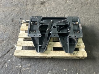 Седло, ориг. номер 1533637, A0003151692, 1353631, F2T2G20V, M2402150, 21505000, EIFW37C150Z, JSK37C150Z, M2408004, 662129084, SPC7D002, AUC7D150, 3172645, JSK37C150ZTA, JSK37C150ZJTA, JSK37C150, JSK37C150ZJ, 1901124, 5410270201001, 662129038, 0003151692, JSK37C150J, 662129047, JSK37C020C6AA, 1614098, 45104270007690, A0123050744, 55R-0110381, SK536000501, 0003157192, JSK37C020O1CL, JSK37C020P3AI, JSK37CO20U2AA, JSK37C150WJ, A0003157192, 54402702010PK, JSK37C150W, 7403172645, JSK37C020P1AI, 015226, 10043636A, 10043636AOEM, 3021137160, 41284479, 5000790051, 3110211310, 3110021131, 1355631, 8713300SX, 3021137169, 52193002601, 10043636, AUC7D150C, AUC7D150CA, AUC7D150CAP6, AUC7D150CP6, AUC7D150P6, 5010147508, VORLANDIF2T2G20V, JSK37CZH150, KAMAZ 5490