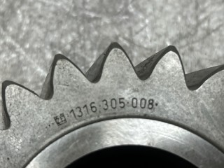 Шестерня заднего хода, ориг. номер 81323150058, 81323150590, 95535600, 1316305008, 95531512, 1316305001, 147127, K2000656, T38701, 1882761, 93191173, 195535600UP, 1295177, 500053195, 7421312574, DAF MAN RENAULT IVECO