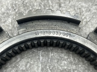 Ступица синхронизатора КПП, ориг. номер 351002, 1313333001, K2000185, 157182, 0069909, 95570993, 93163920, 81324200152, T18052, 195570993K, M057411, 5001831875, 1313333001ZFR, 20853013, 1332612300, 027340, 195570993, T3333001, 069909, 1313333001U, WG97252203763161, 113340, 1313333001ZF, DAF MAN RENAULT IVECO