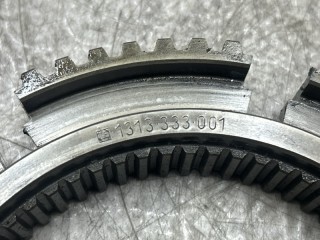 Ступица синхронизатора КПП, ориг. номер 351002, 1313333001, K2000185, 157182, 0069909, 95570993, 93163920, 81324200152, T18052, 195570993K, M057411, 5001831875, 1313333001ZFR, 20853013, 1332612300, 027340, 195570993, T3333001, 069909, 1313333001U, WG97252203763161, 113340, 1313333001ZF, DAF MAN RENAULT IVECO