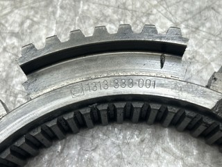 Ступица синхронизатора КПП, ориг. номер 351002, 1313333001, K2000185, 157182, 0069909, 95570993, 93163920, 81324200152, T18052, 195570993K, M057411, 5001831875, 1313333001ZFR, 20853013, 1332612300, 027340, 195570993, T3333001, 069909, 1313333001U, WG97252203763161, 113340, 1313333001ZF, DAF MAN RENAULT IVECO