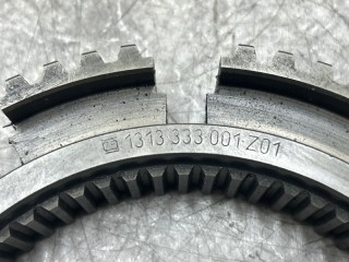 Ступица синхронизатора КПП, ориг. номер 351002, 1313333001, K2000185, 157182, 0069909, 95570993, 93163920, 81324200152, T18052, 195570993K, M057411, 5001831875, 1313333001ZFR, 20853013, 1332612300, 027340, 195570993, T3333001, 069909, 1313333001U, WG97252203763161, 113340, 1313333001ZF, DAF MAN RENAULT IVECO