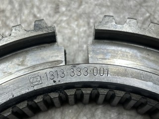 Ступица синхронизатора КПП, ориг. номер 351002, 1313333001, K2000185, 157182, 0069909, 95570993, 93163920, 81324200152, T18052, 195570993K, M057411, 5001831875, 1313333001ZFR, 20853013, 1332612300, 027340, 195570993, T3333001, 069909, 1313333001U, WG97252203763161, 113340, 1313333001ZF, DAF MAN RENAULT IVECO