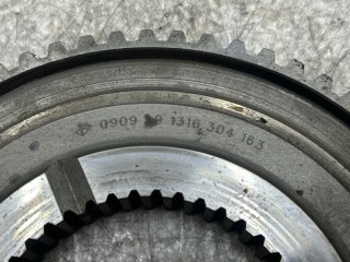 Ступица синхронизатора КПП, ориг. номер K2000180, 95534408, 1316304163, 42541902, 157228, 95531634, 0769175582, 5001864639, 81324200278, 1643382, 1316304148, 0801357, 1297304527, 195534408K, 5001864352, 42540015, 646065, 81324200346, 113407, 82324200017, 0178549, WG97252203761511, DAF MAN RENAULT IVECO