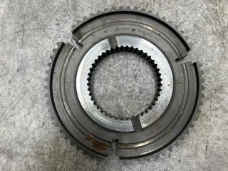 Ступица синхронизатора КПП, ориг. номер K2000180, 95534408, 1316304163, 42541902, 157228, 95531634, 0769175582, 5001864639, 81324200278, 1643382, 1316304148, 0801357, 1297304527, 195534408K, 5001864352, 42540015, 646065, 81324200346, 113407, 82324200017, 0178549, WG97252203761511, DAF MAN RENAULT IVECO