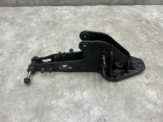 Кронштейн кабины задний правый Foton Auman, H4502B01012A0