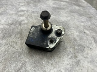 Кронштейн задней подушки кабины Foton Auman, H4502B01015A0