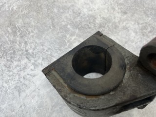 Кронштейн переднего стабилизатора Sitrak C7H, WG9925682111