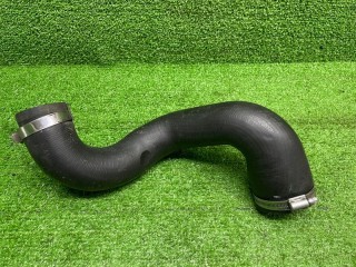 Патрубок интеркулера Land Rover Discovery 3 2004-2009