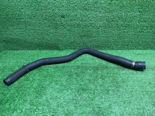 Патрубок системы охлаждения Land Rover Discovery 3 2004-2009