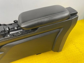 Подлокотник, ориг. номер 66000043883742, Geely Coolray 2019-2024