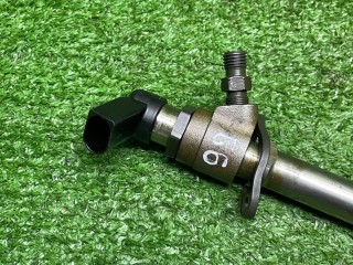Форсунка топливная, ориг. номер LR006495, Land Rover Discovery 3 2004-2009