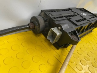 Блок управления стояночным тормозом, ориг. номер SNF500026, Land Rover Discovery 3 2004-2009