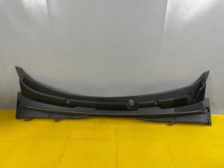 Планка под лобовое стекло Geely Coolray 2019-2024