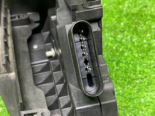 Замок двери передней правой, ориг. номер BM5AA21812DE, FORD Focus 3 2011-2015