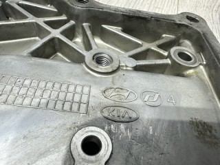 Крышка двигателя передняя, ориг. номер 213704A410, Hyundai Starex