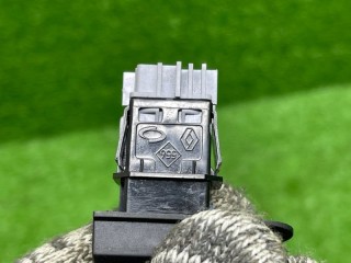 Кнопка центрального замка, ориг. номер 252103678R, Lada XRAY CROSS