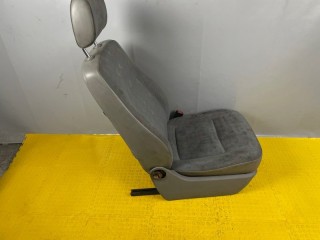 Сиденье переднее правое, ориг. номер 7H0881618F, Volkswagen Transporter T5 2002-2009